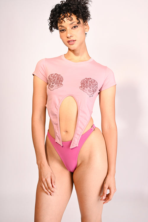 Coastal Shell Slim Cropped T-Shirt