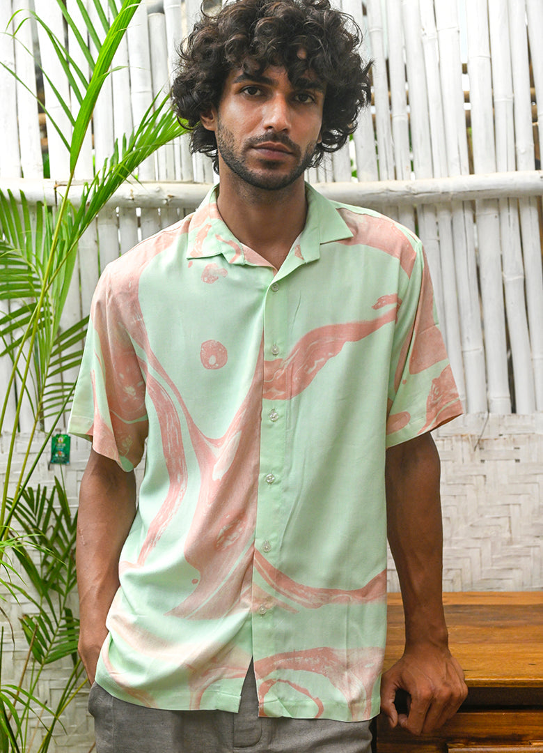 Resort Shirt in Imprints of Flow Pastel Wavelet Print