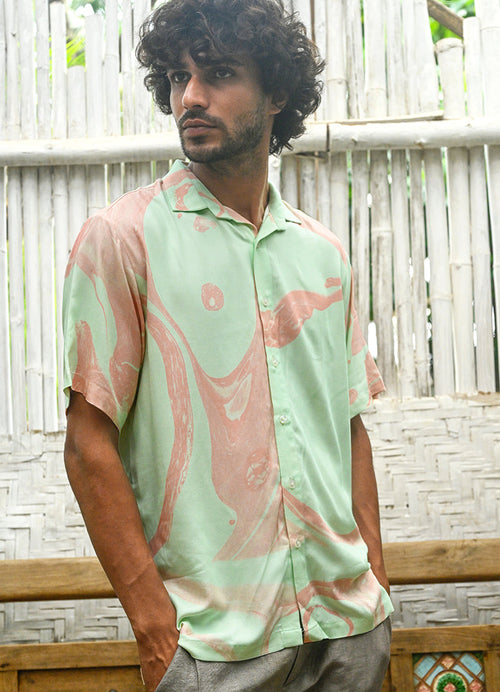 Resort Shirt in Imprints of Flow Pastel Wavelet Print